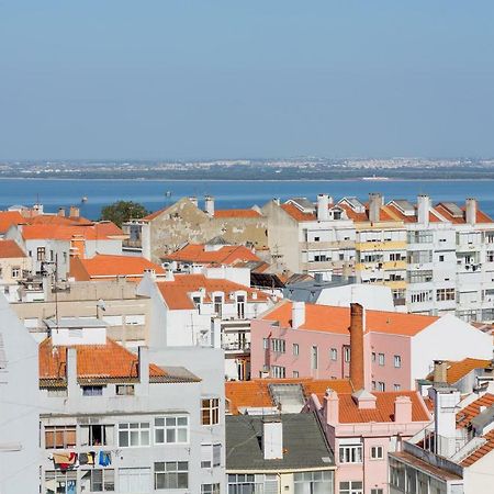 Renovated Sunny Apartment With Amazing Sunset Balcony , By Timecooler Lisboa Dış mekan fotoğraf