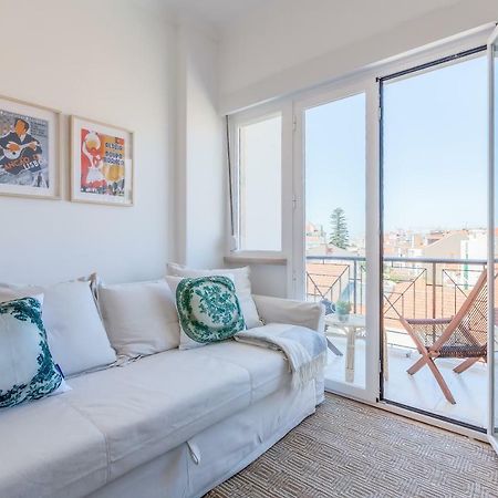 Renovated Sunny Apartment With Amazing Sunset Balcony , By Timecooler Lisboa Dış mekan fotoğraf