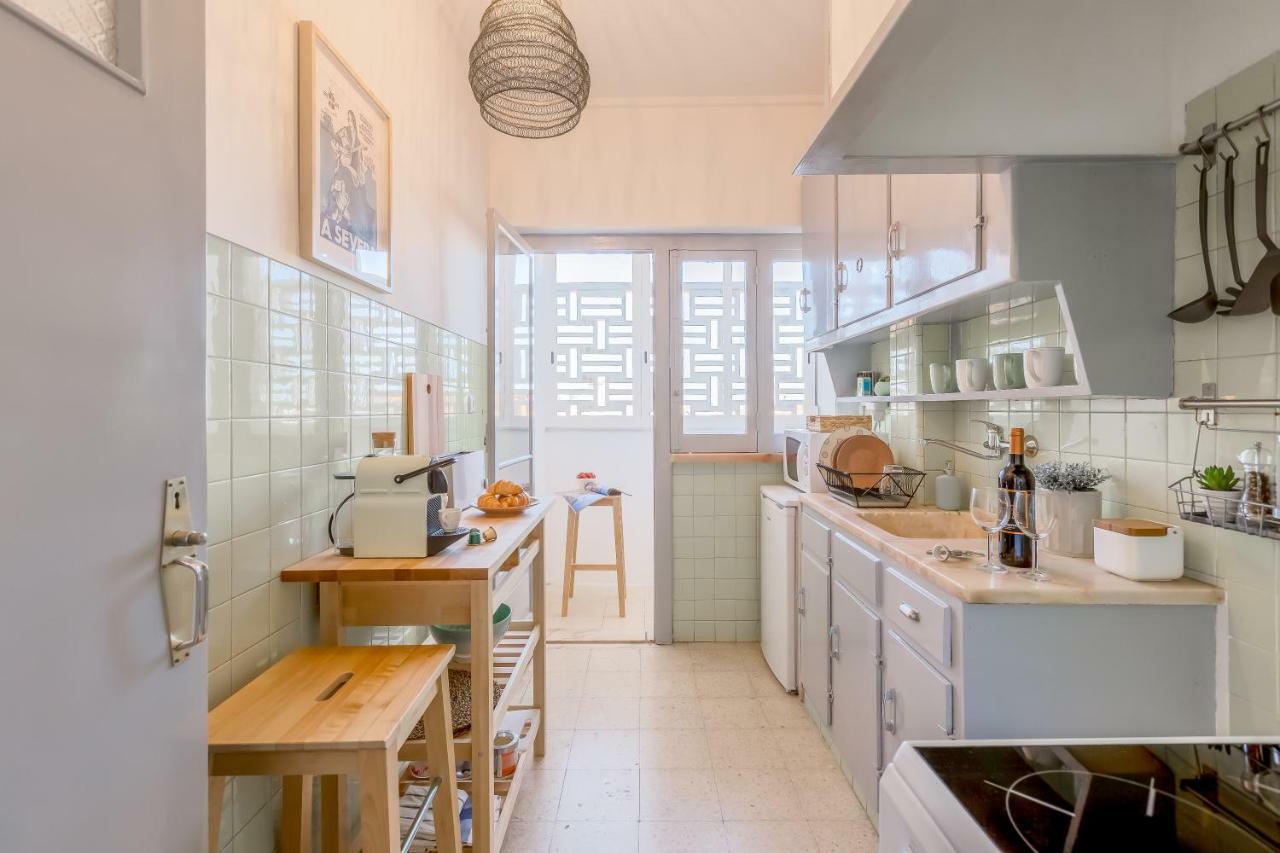 Renovated Sunny Apartment With Amazing Sunset Balcony , By Timecooler Lisboa Dış mekan fotoğraf