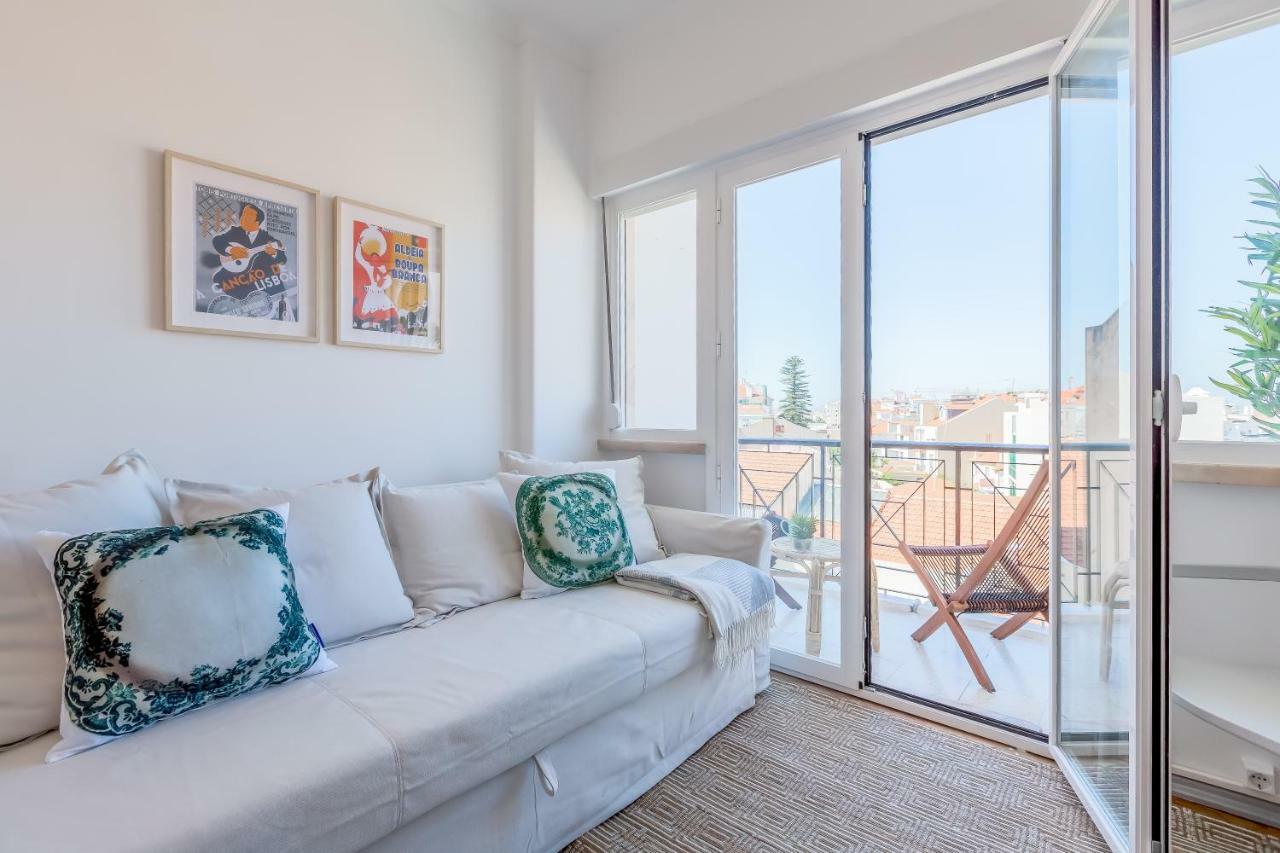 Renovated Sunny Apartment With Amazing Sunset Balcony , By Timecooler Lisboa Dış mekan fotoğraf