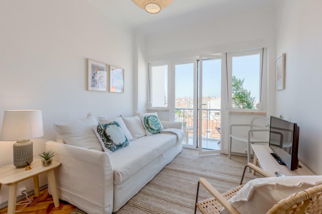 Renovated Sunny Apartment With Amazing Sunset Balcony , By Timecooler Lisboa Dış mekan fotoğraf