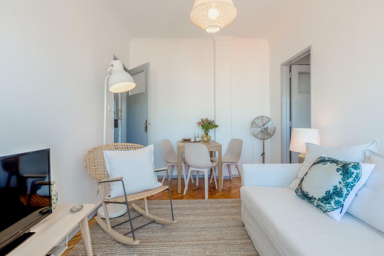 Renovated Sunny Apartment With Amazing Sunset Balcony , By Timecooler Lisboa Dış mekan fotoğraf