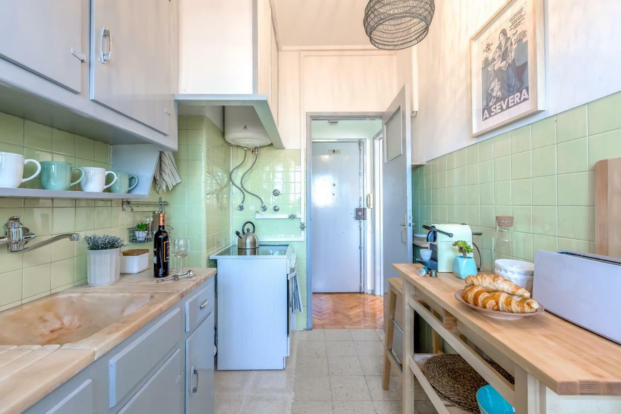 Renovated Sunny Apartment With Amazing Sunset Balcony , By Timecooler Lisboa Dış mekan fotoğraf